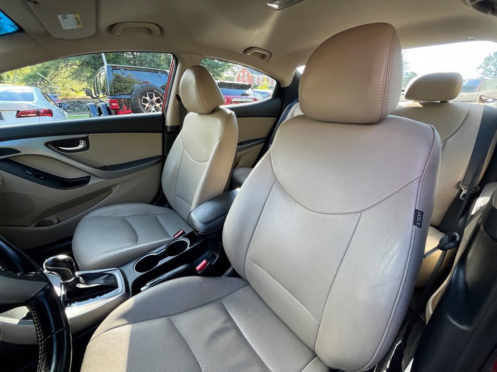 Used 2016 Hyundai Elantra Limited image 16