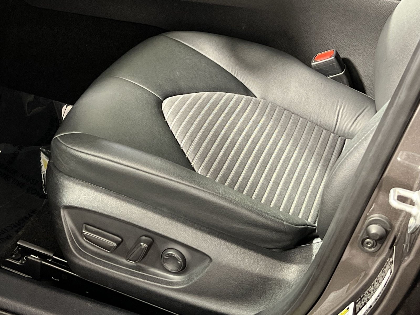 Used 2024 Toyota Camry SE FWD image 15