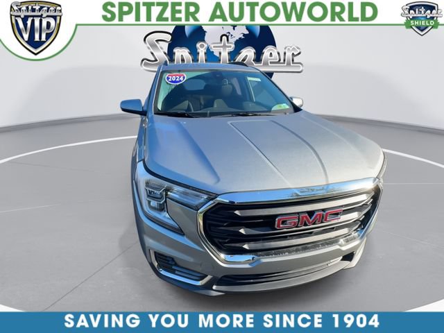Used 2024 GMC Terrain SLE w/ Driver Convenience Package AWD/4WD image 3