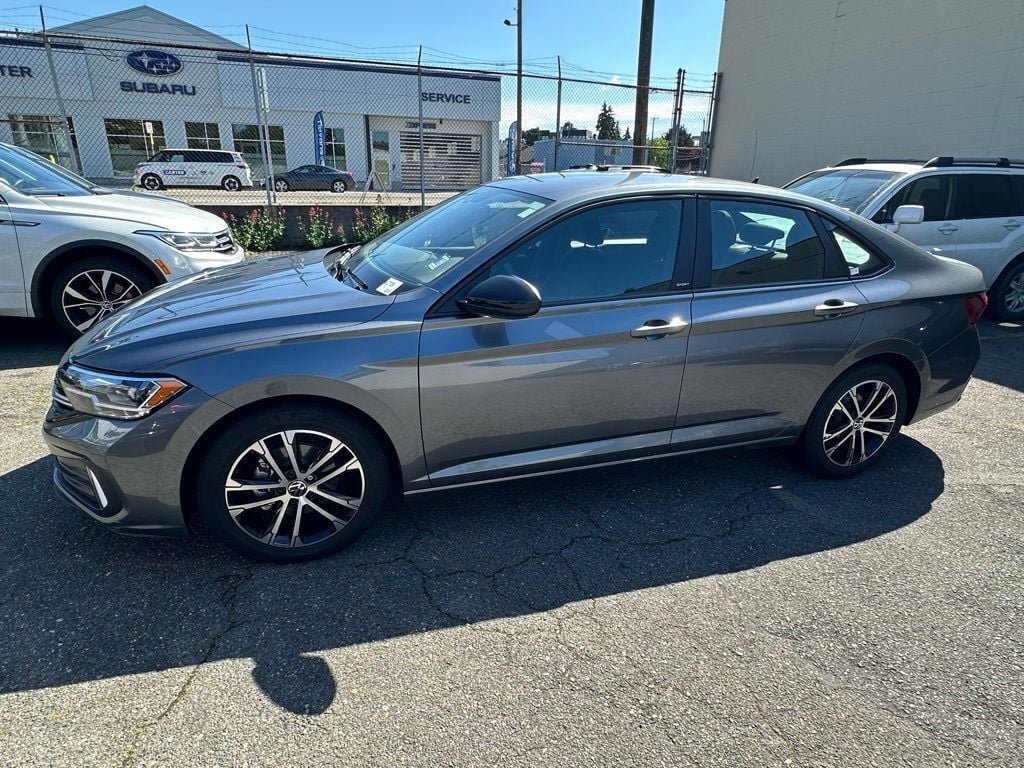 Used 2023 Volkswagen Jetta Sport FWD image 2