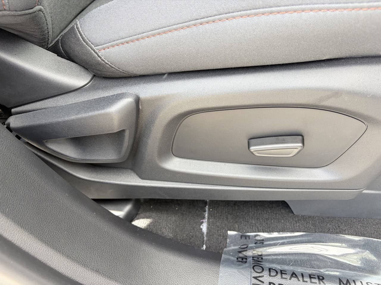 Used 2025 Ford Explorer Active RWD image 11