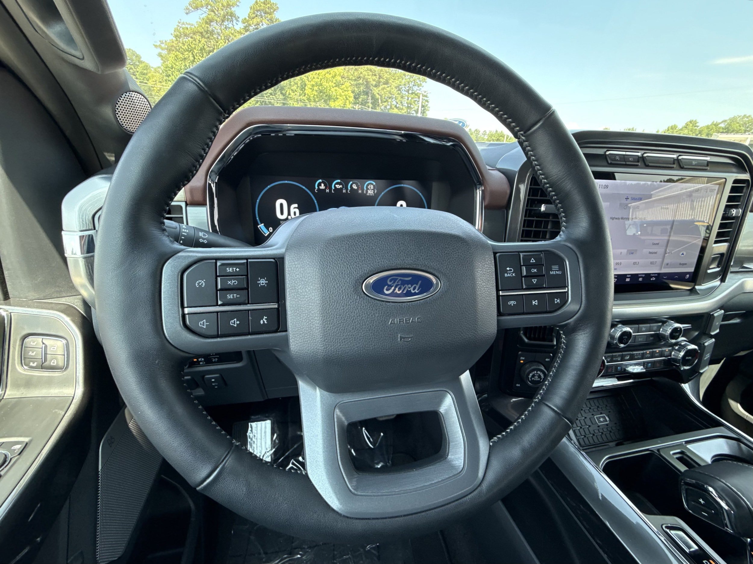 Used 2023 Ford F150 Lariat AWD/4WD image 18