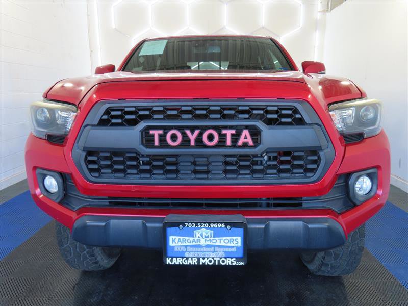 Used 2021 Toyota Tacoma TRD Off-Road w/ Technology Package image 2