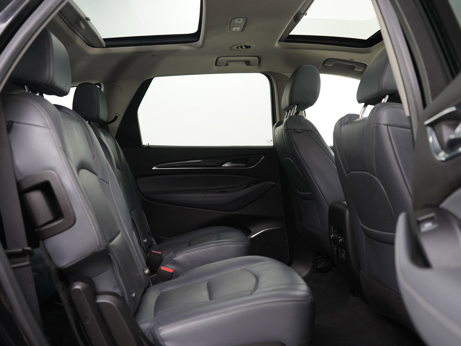 Used 2020 Buick Enclave Essence w/ Sound and Sites Package AWD/4WD image 13