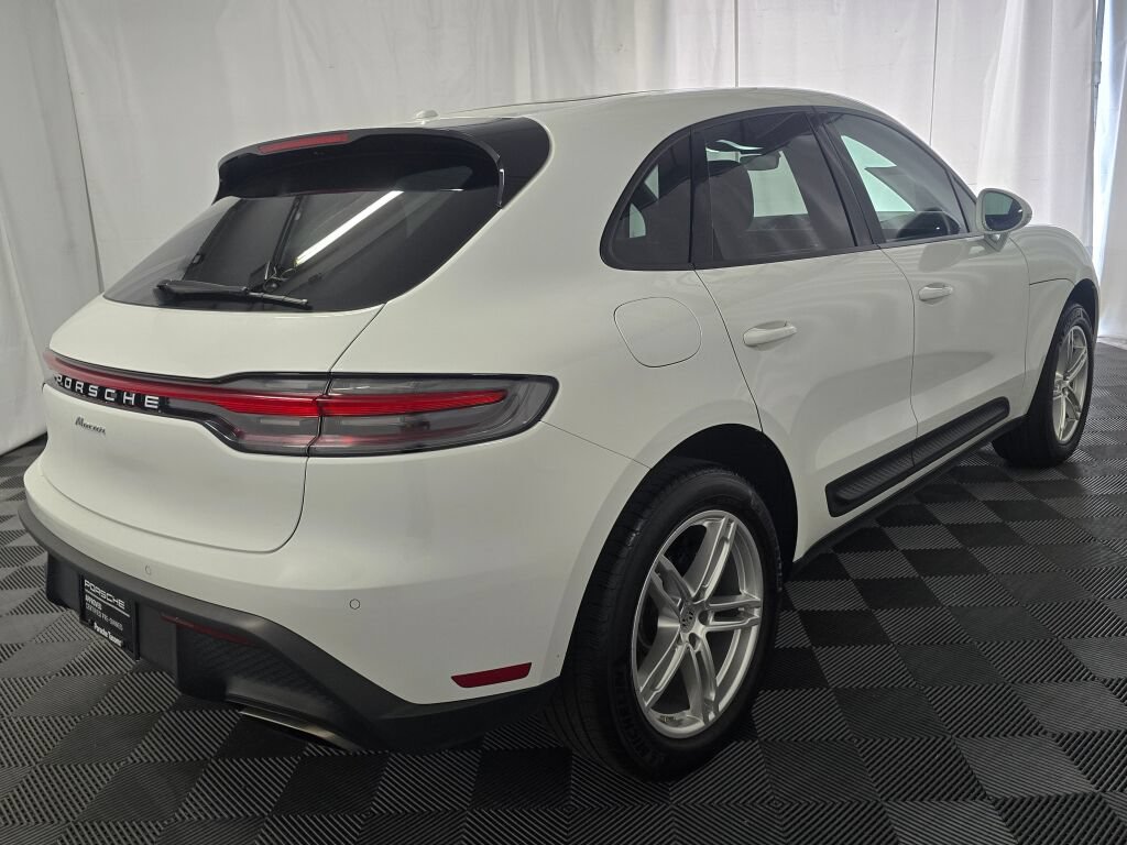 Certified 2024 Porsche Macan AWD/4WD image 7