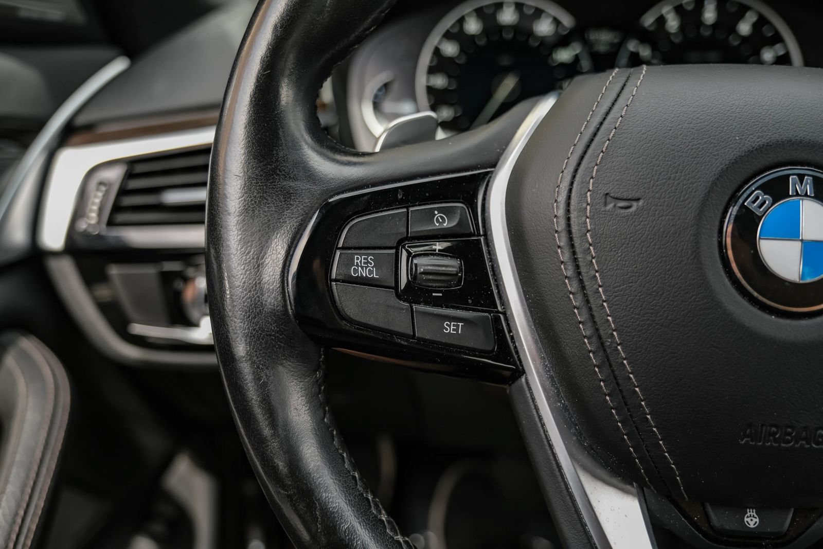 Used 2019 BMW 540i xDrive AWD/4WD image 13