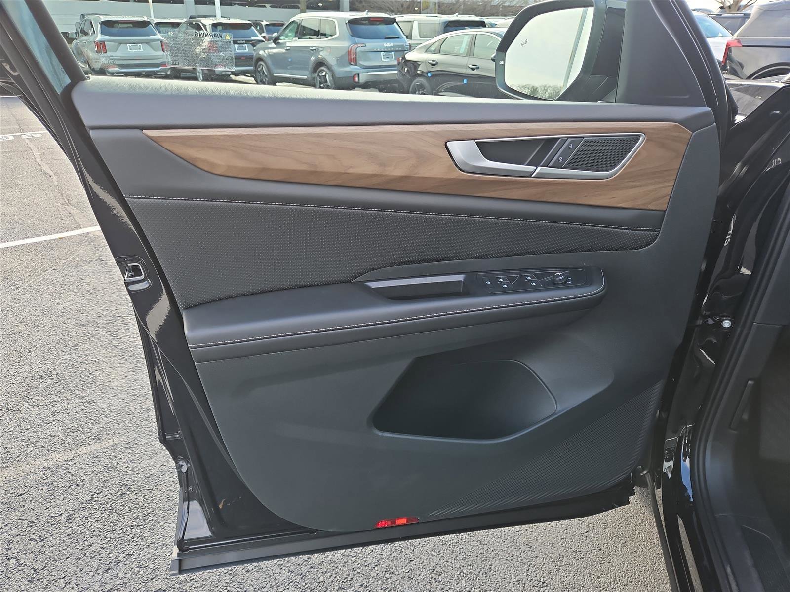 New 2026 Volkswagen Atlas SE image 12