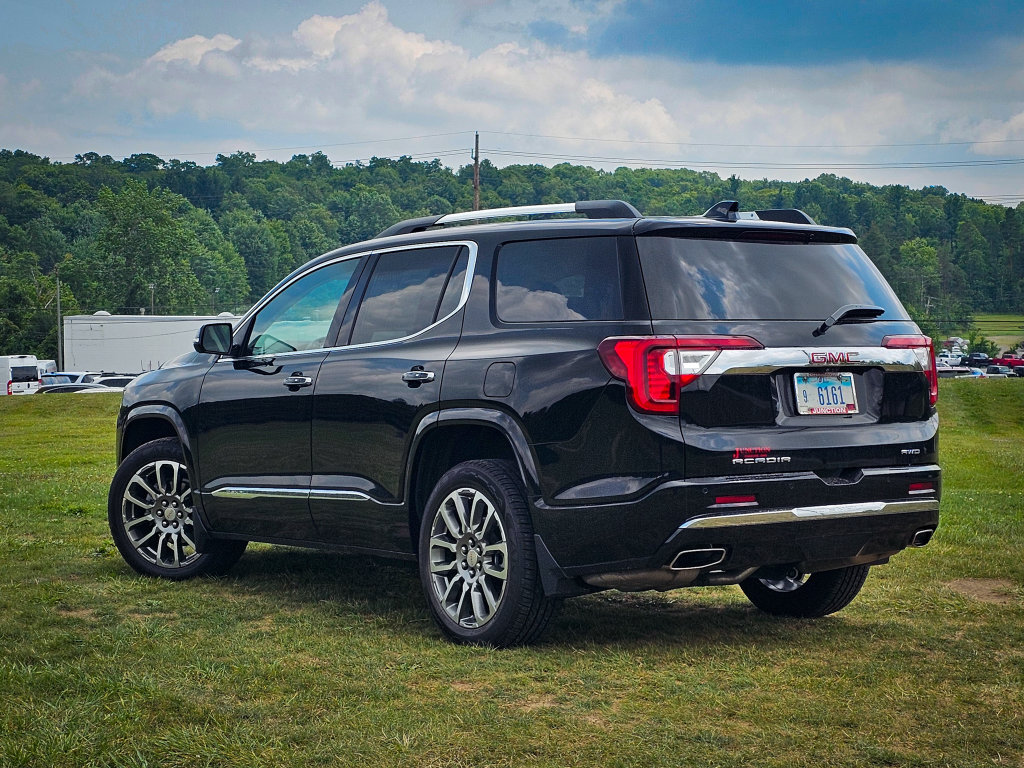 Used 2023 GMC Acadia Denali w/ Denali Technology Package AWD/4WD image 6