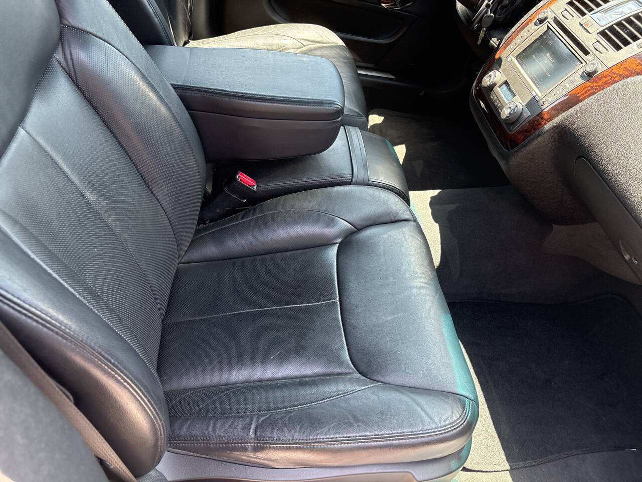 Used 2007 Cadillac DTS Luxury II FWD image 9