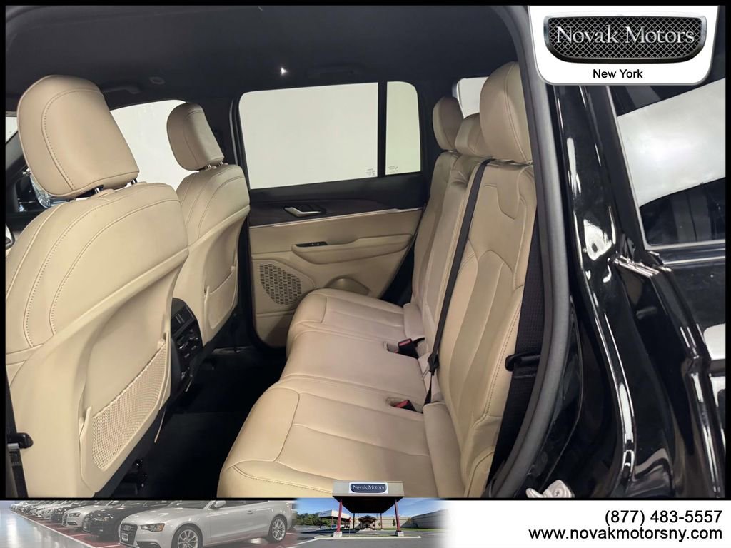 Used 2023 Jeep Grand Cherokee Limited image 11