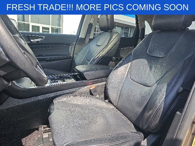 Used 2019 Ford Edge Titanium FWD image 7