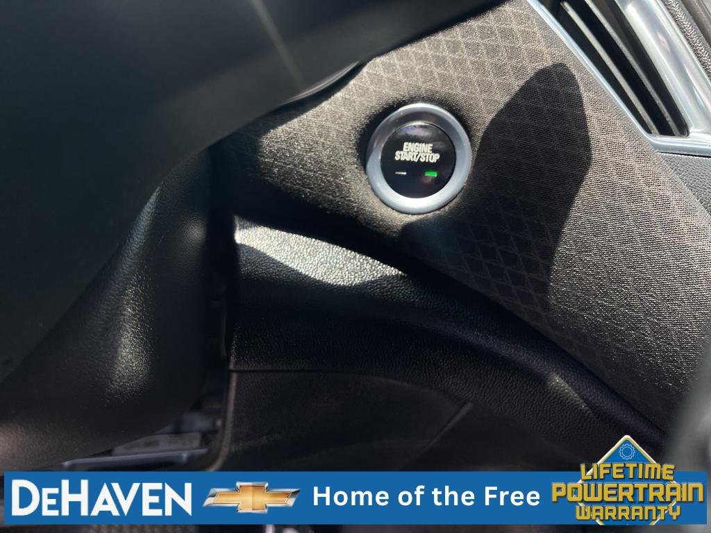 Used 2018 Chevrolet Malibu LT FWD image 17