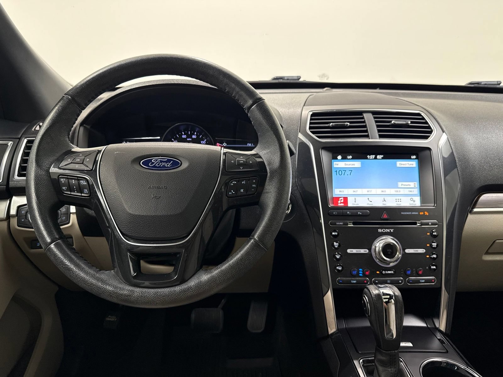 Used 2018 Ford Explorer Limited w/ Equipment Group 301A AWD/4WD image 27