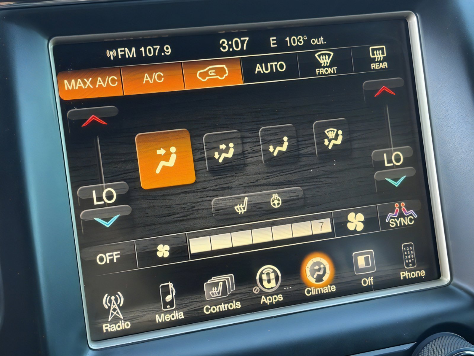 Used 2015 Jeep Grand Cherokee Altitude image 24