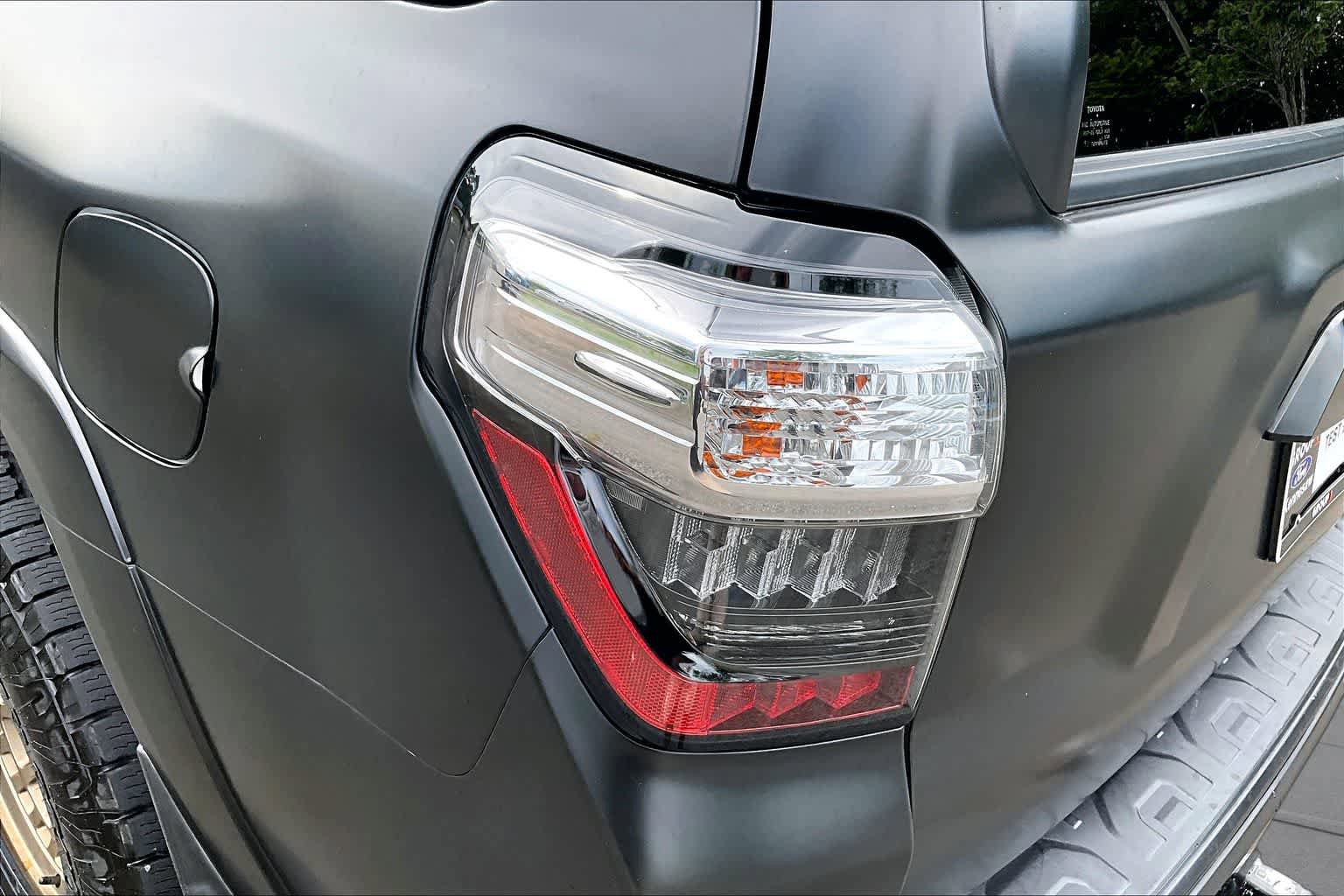 Used 2022 Toyota 4Runner TRD Off-Road Premium w/ Moonroof Package AWD/4WD image 27
