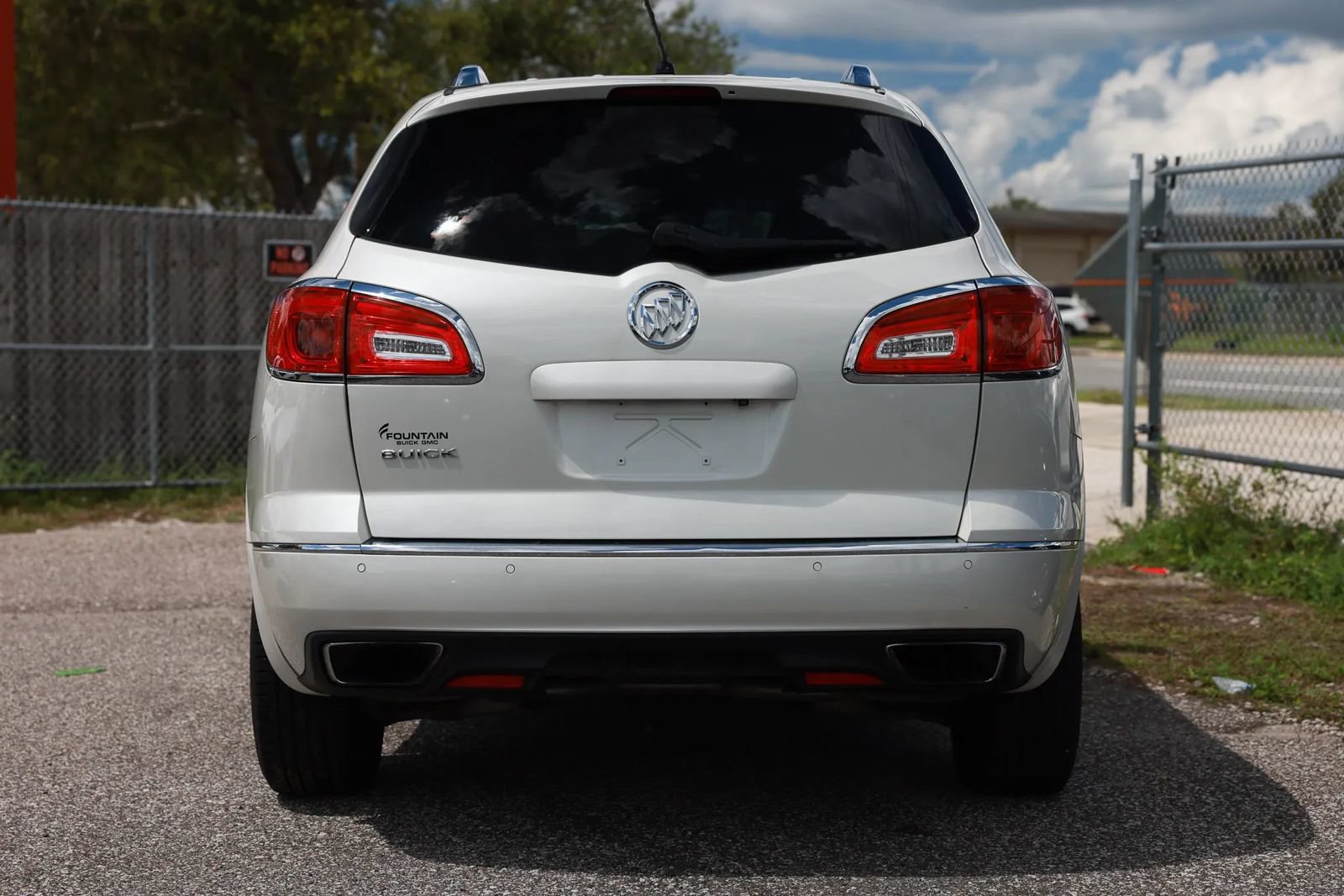 Used 2014 Buick Enclave Leather FWD image 4