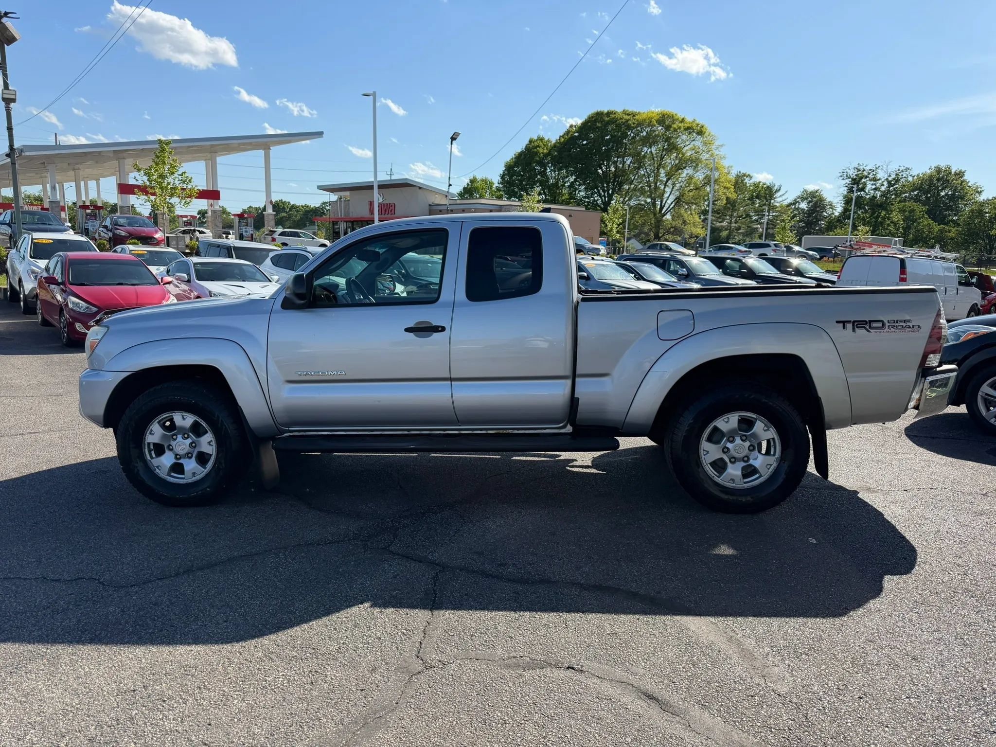 Used 2012 Toyota Tacoma 4x4 Access Cab V6 w/ TRD Off-Road Pkg image 2