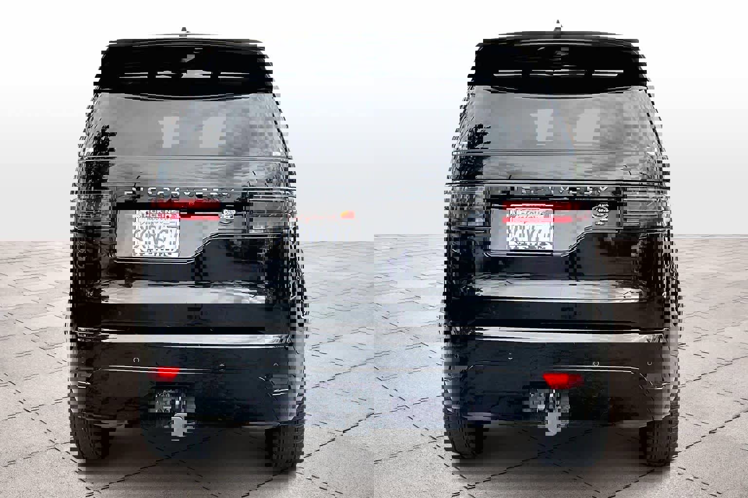 Used 2023 Land Rover Discovery S R-Dynamic image 7