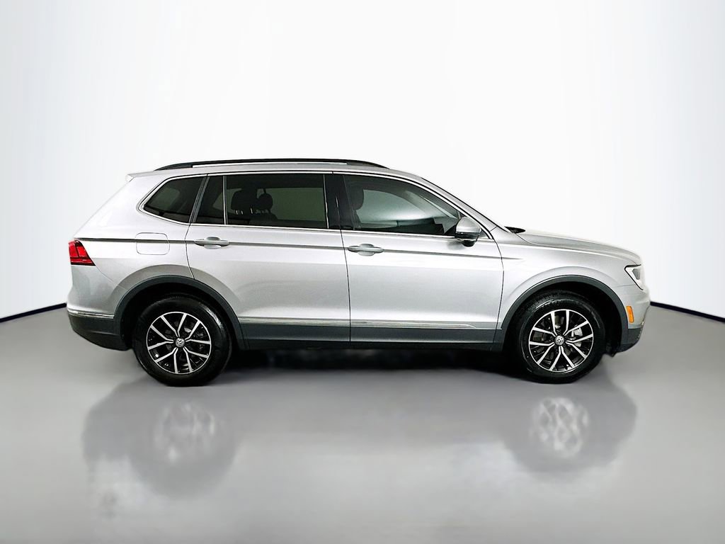 Used 2021 Volkswagen Tiguan SE FWD image 4
