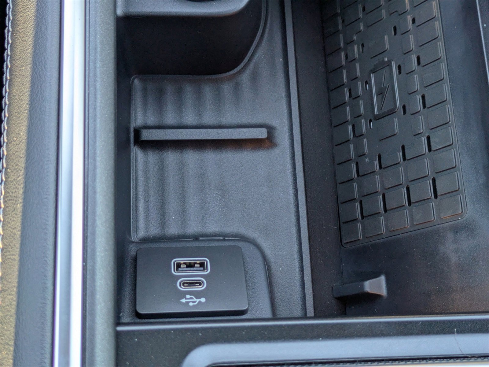 New 2025 Ford Expedition Platinum w/ Stealth Performance Package image 27