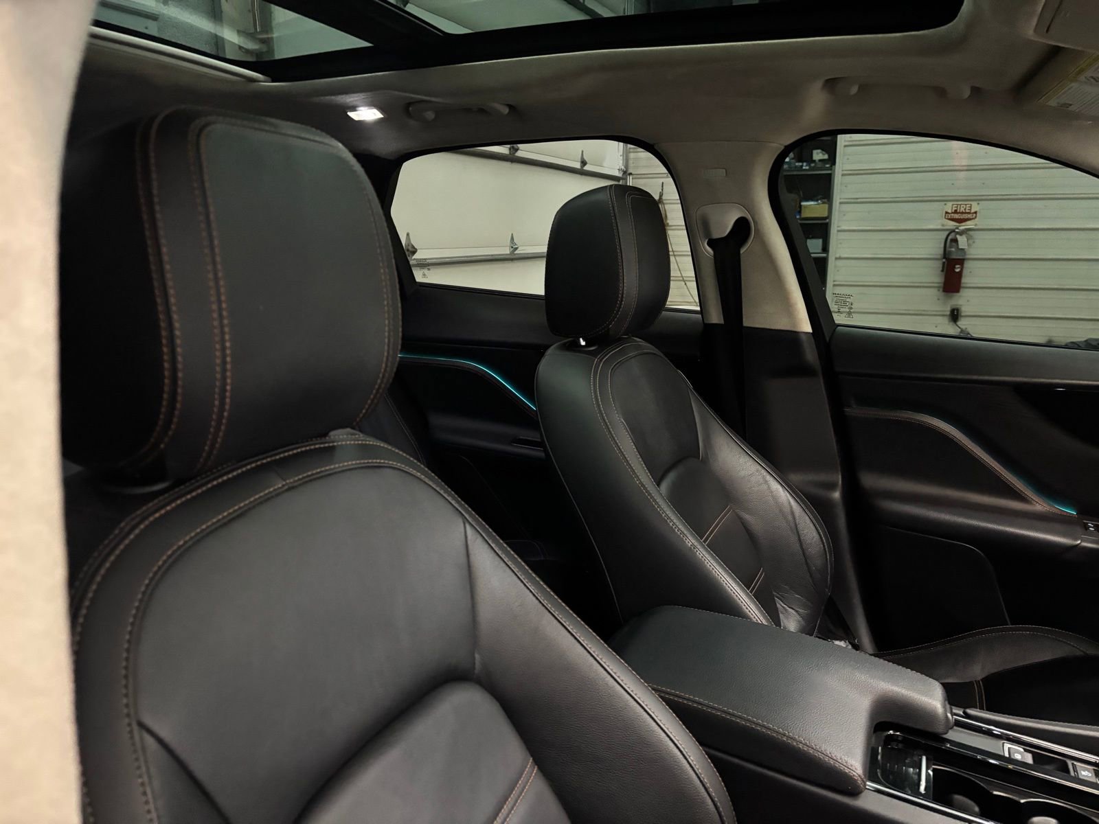 Used 2020 Jaguar F-PACE Prestige image 29