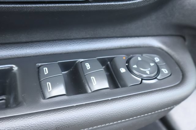 Used 2022 GMC Terrain SLE w/ Driver Convenience Package FWD image 12