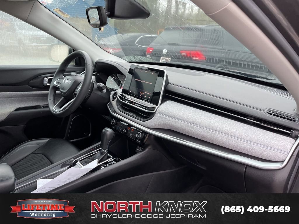 Used 2022 Jeep Compass Latitude w/ Sun and Sound Group image 12