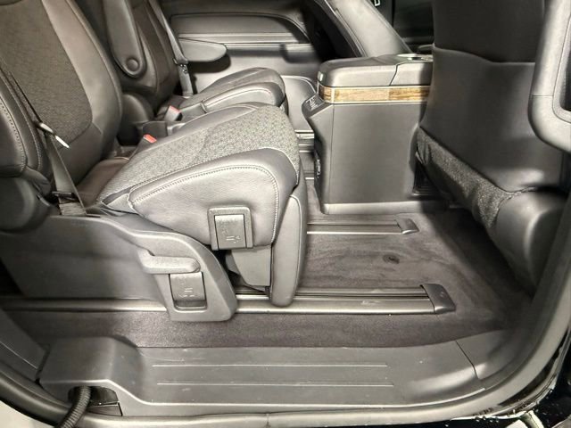 Used 2025 Toyota Sienna Platinum image 47