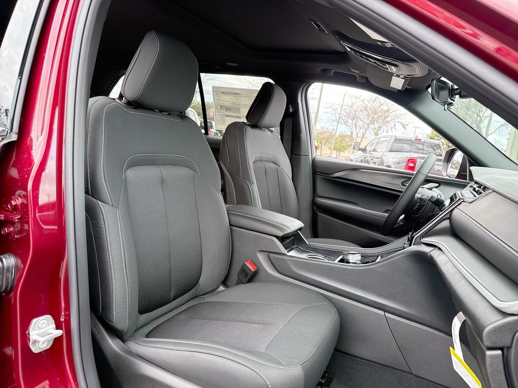 New 2026 Jeep Grand Cherokee Laredo image 27