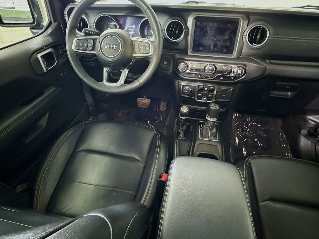 Used 2023 Jeep Wrangler Unlimited Sahara AWD/4WD image 17