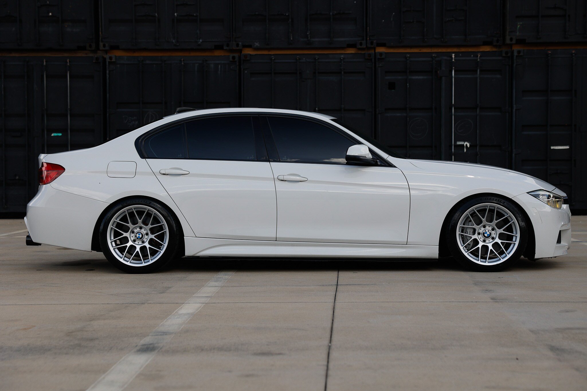 Used 2016 BMW 340i xDrive Sedan AWD/4WD image 17