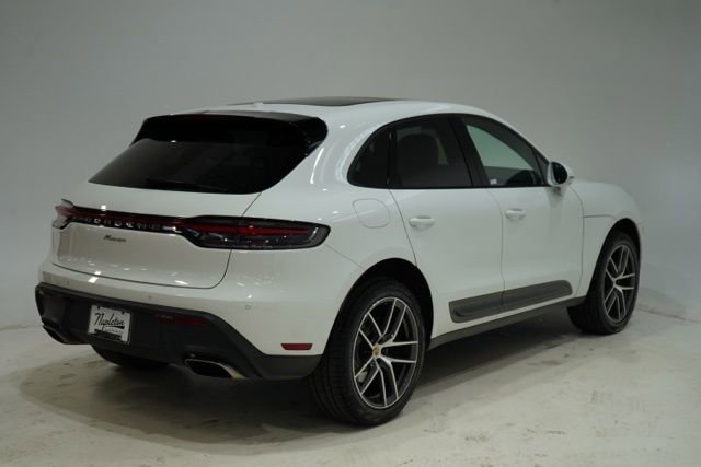 Used 2023 Porsche Macan Turbo AWD/4WD image 7