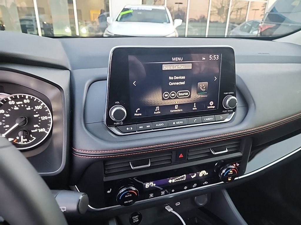 Used 2025 Nissan Rogue SV image 7