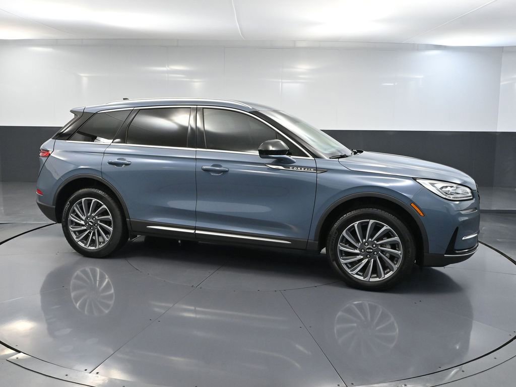 Used 2023 Lincoln Corsair Reserve image 4