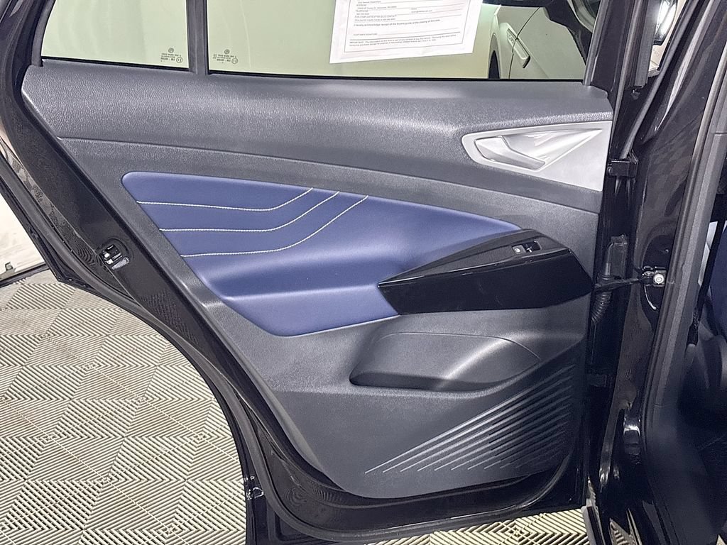 Certified 2025 Volkswagen ID.4 Pro S AWD/4WD image 21