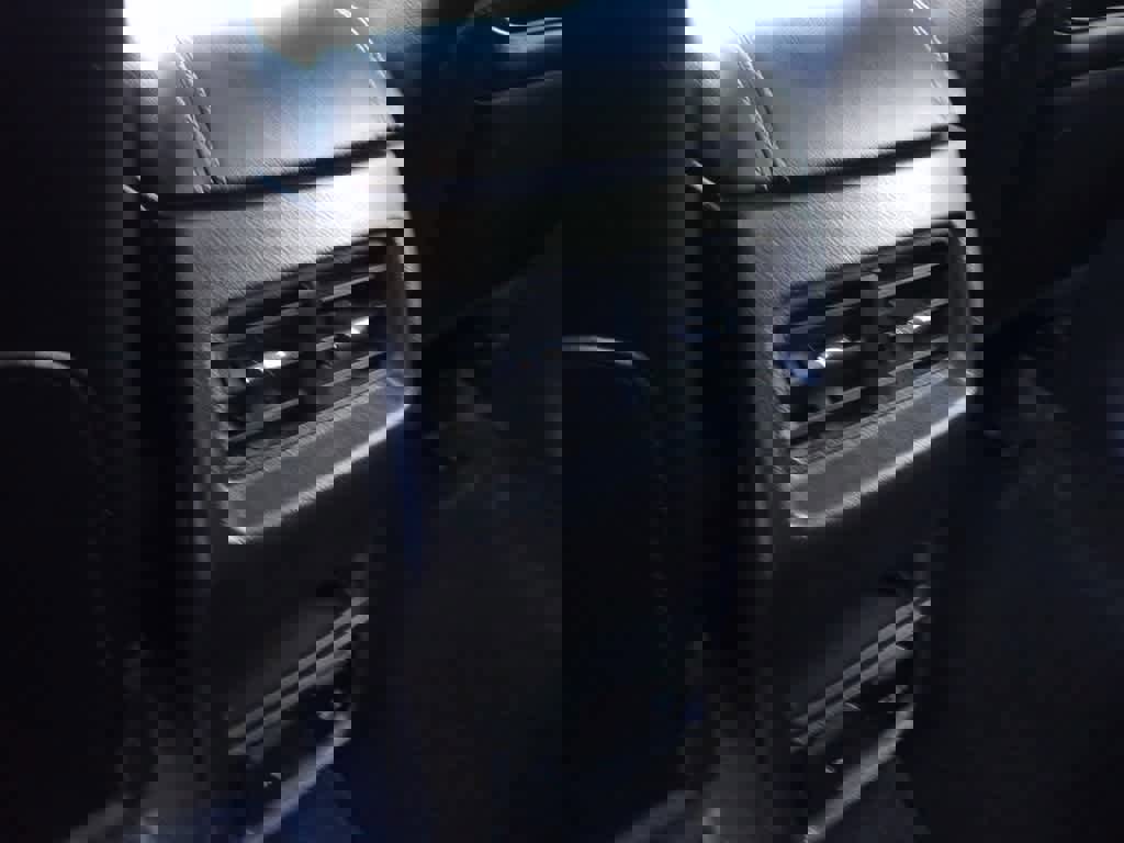 Used 2017 Ford Edge Sport w/ Technology Package image 27