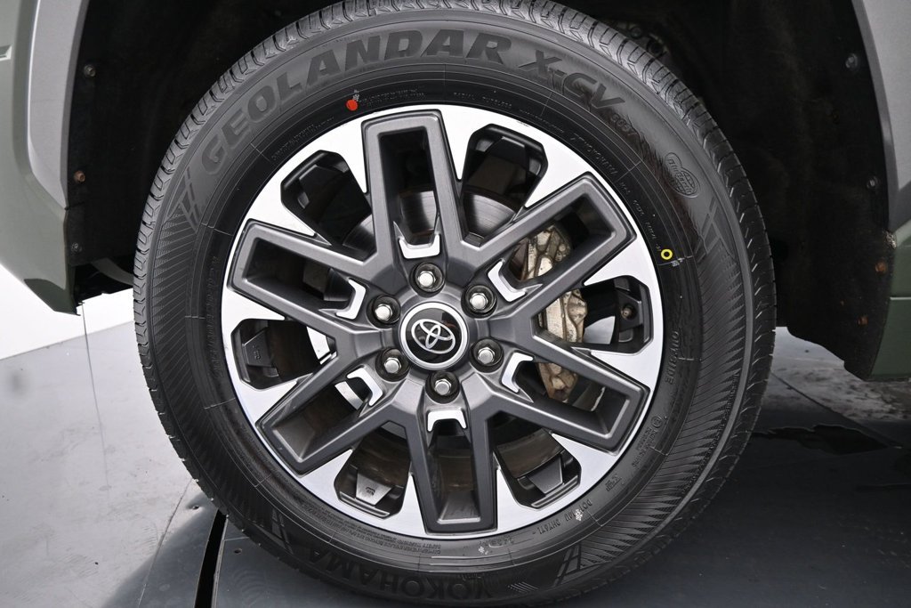 Used 2022 Toyota Tundra Limited AWD/4WD image 14