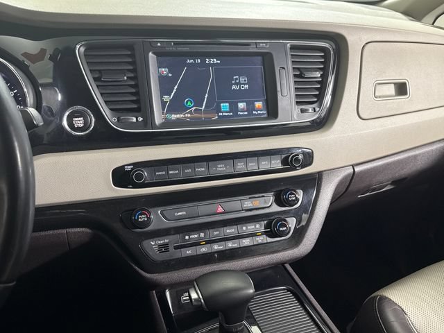 Used 2017 Kia Sedona SX Limited FWD image 32