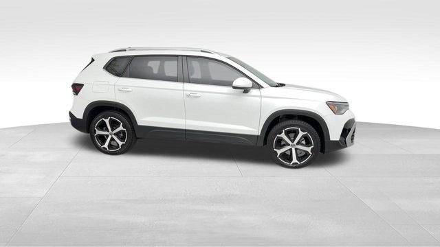 Used 2025 Volkswagen Taos SEL AWD/4WD image 9
