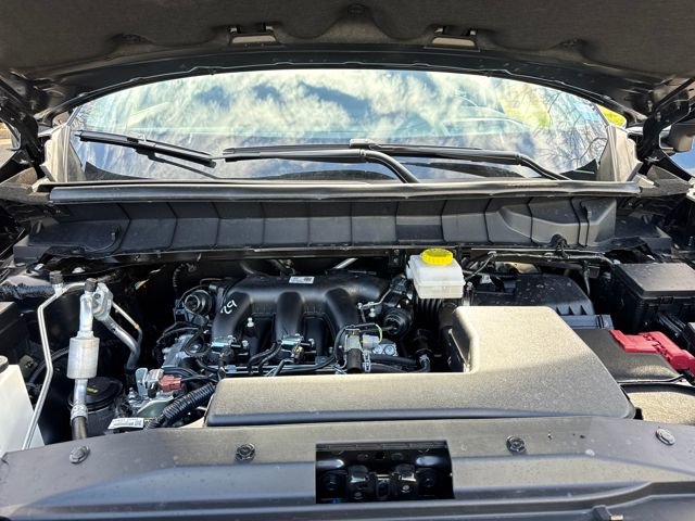 Used 2025 Nissan Pathfinder Platinum w/ Black Appearance Package image 28