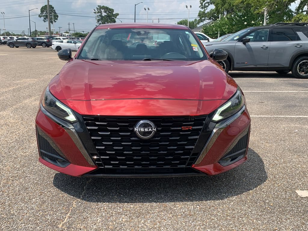 Used 2023 Nissan Altima 2.5 SR FWD image 3