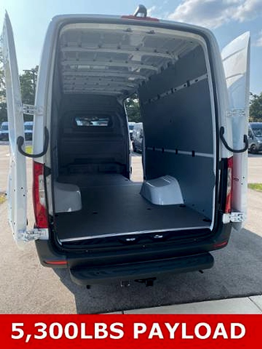 New 2024 Mercedes-Benz Sprinter 3500 image 3