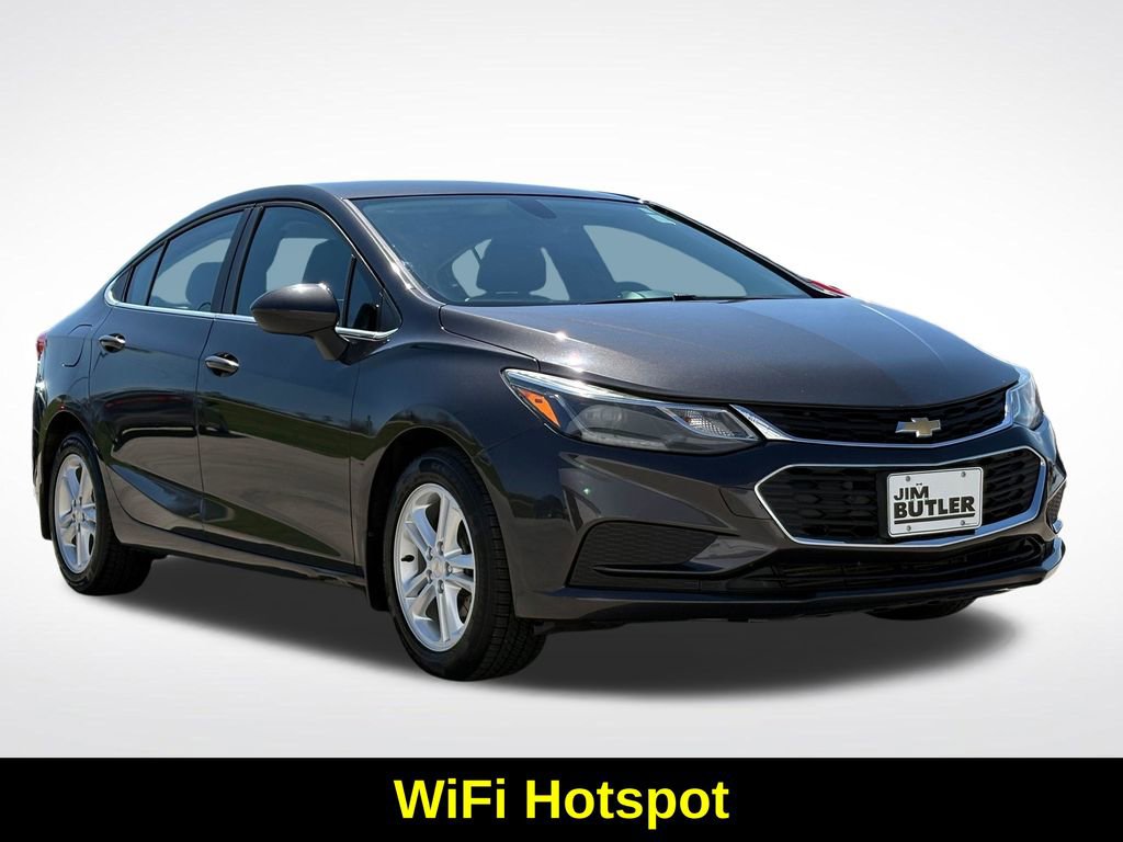 Used 2017 Chevrolet Cruze LT FWD image 12