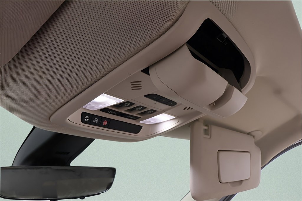 Used 2023 Buick Enclave Avenir w/ Avenir Technology Package image 17