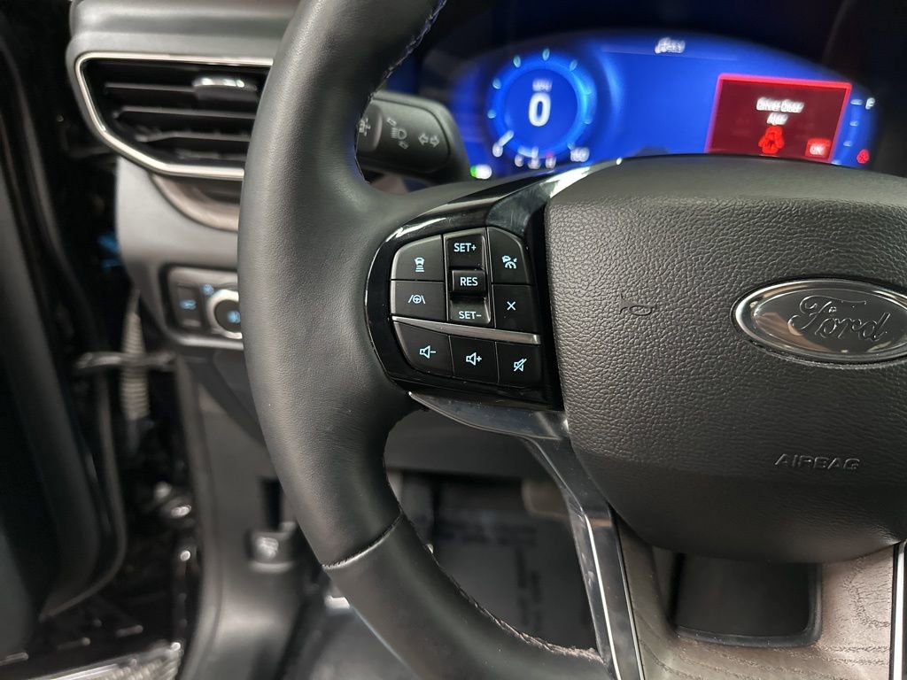 Used 2024 Ford Explorer Platinum w/ Technology Package image 14