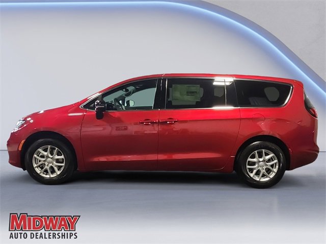 New 2026 Chrysler Pacifica Select image 2