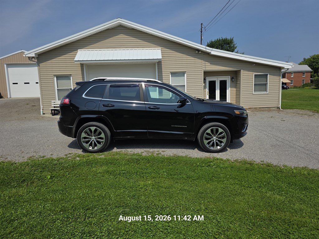 Used 2019 Jeep Cherokee Overland w/ Technology Group AWD/4WD image 7