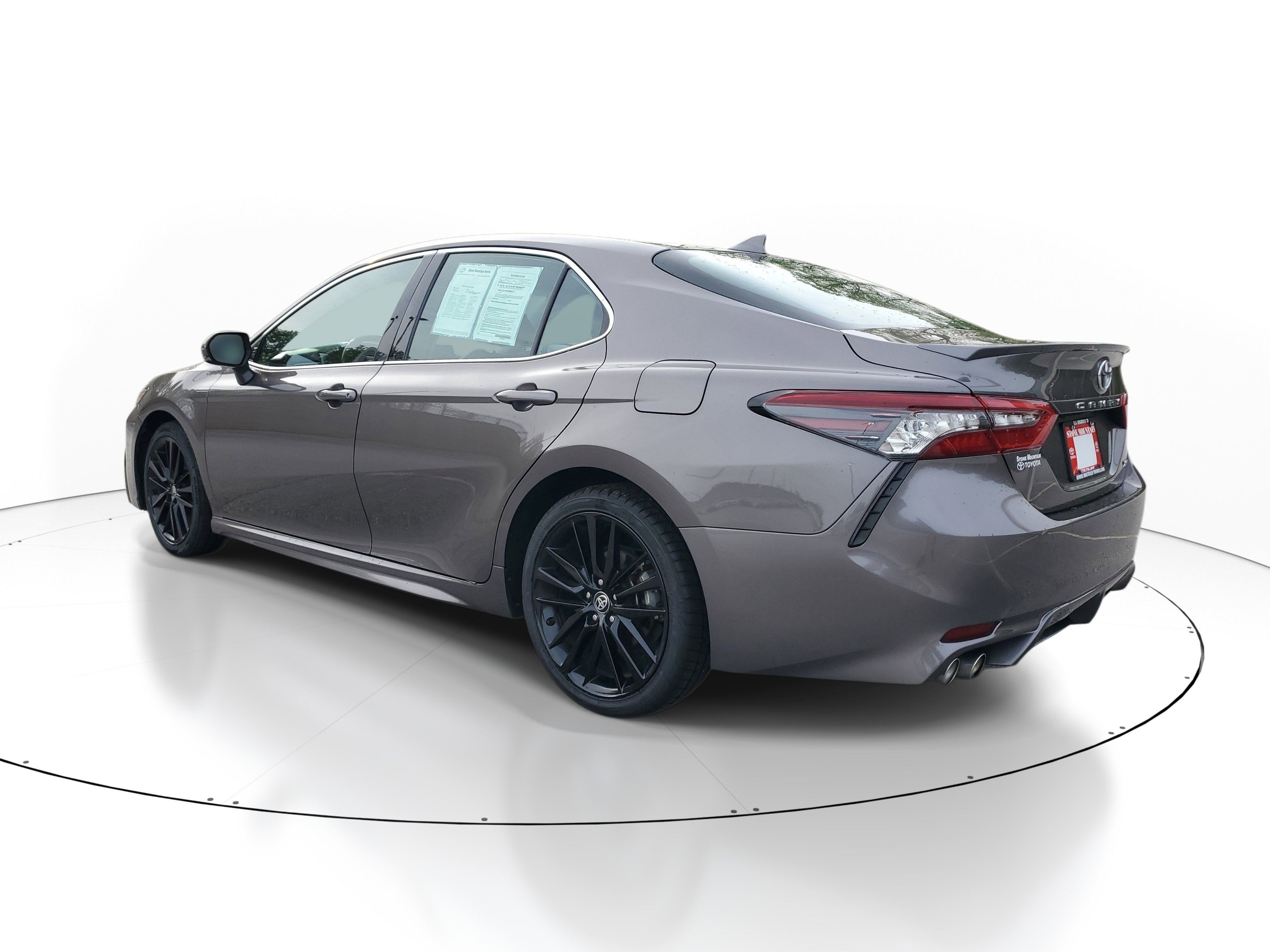 Used 2024 Toyota Camry XSE FWD image 4