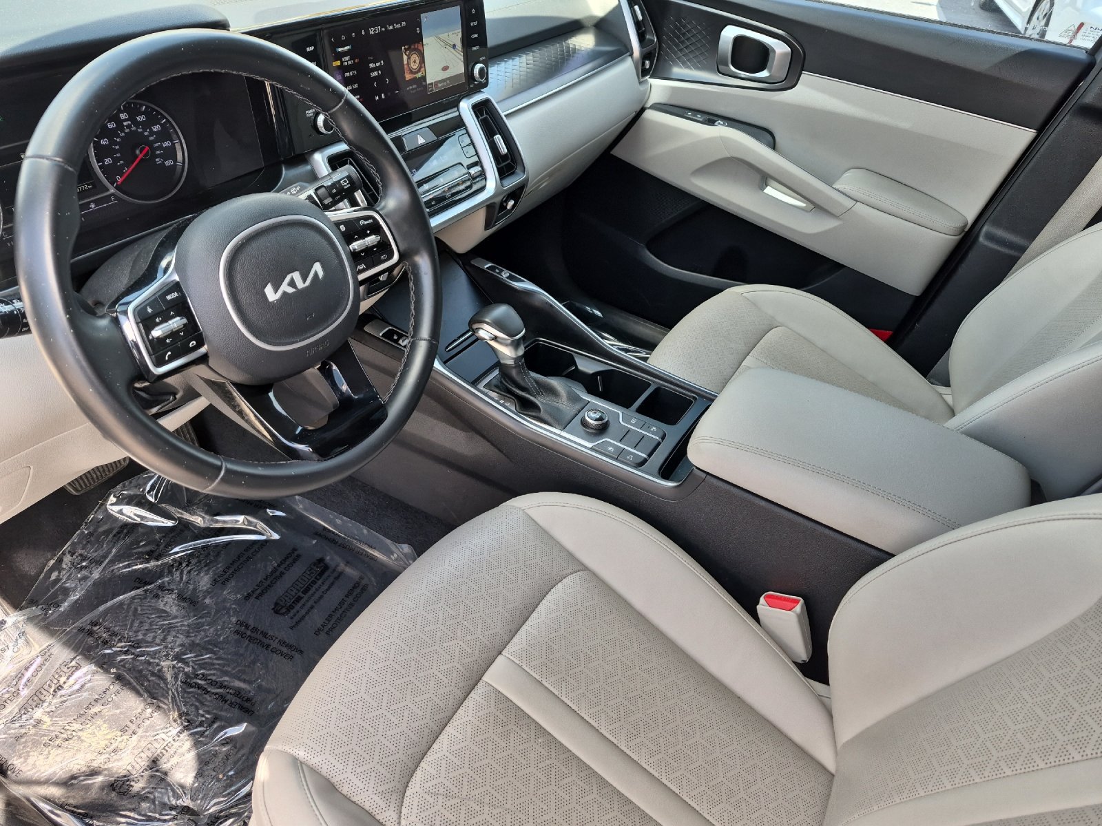 Used 2022 Kia Sorento S FWD image 9