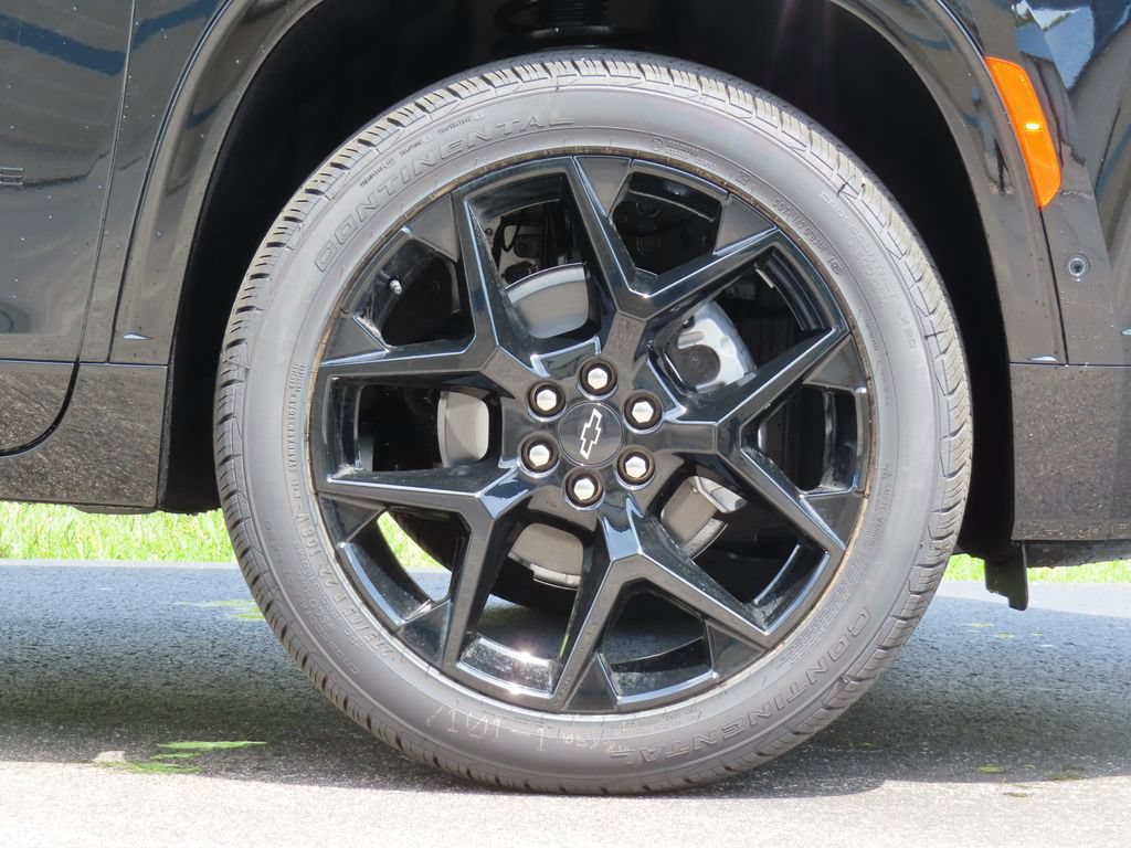 New 2026 Chevrolet Traverse RS w/ LPO, Floor Liner Package AWD/4WD image 18